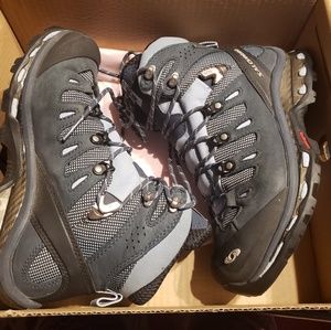 Salomon Hiking Boots Women's US 6